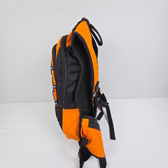 Mubasel Gear 70oz 2L Insulated Hydration Backpack Pack Orange Gray Hiking Biking - Picture 4 of 12